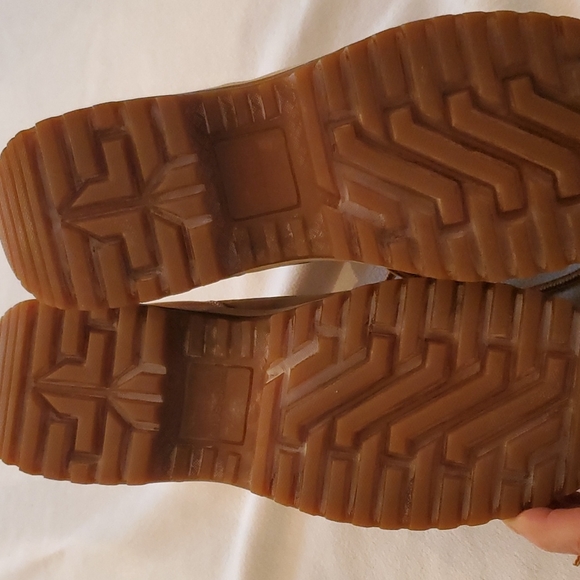 PHYS. SCI   SIZE 12 boots - Picture 5 of 7